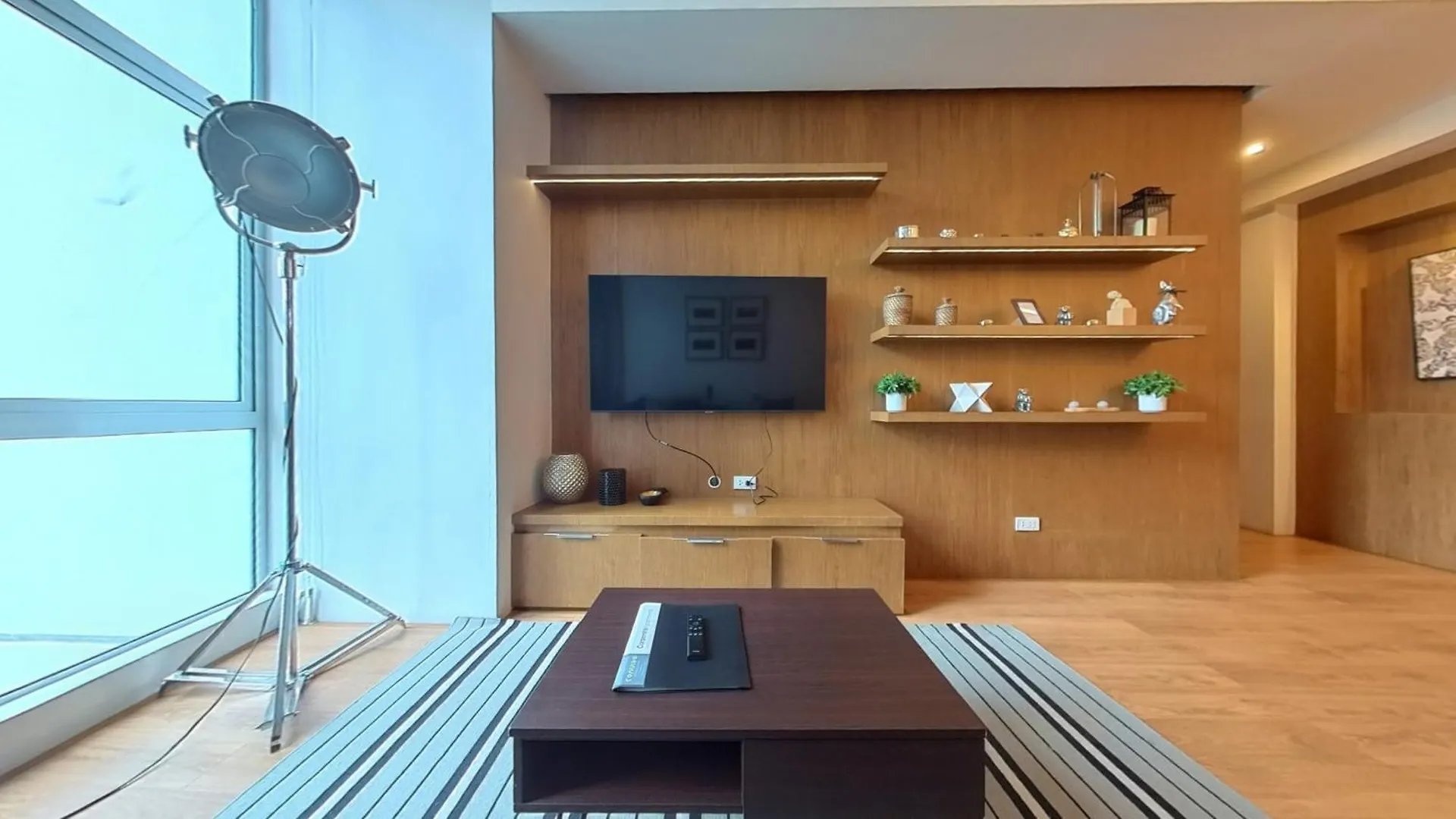 Apart-hotel Full-Serviced Residential Apartment In Blue Sapphire, Bgc Manila
