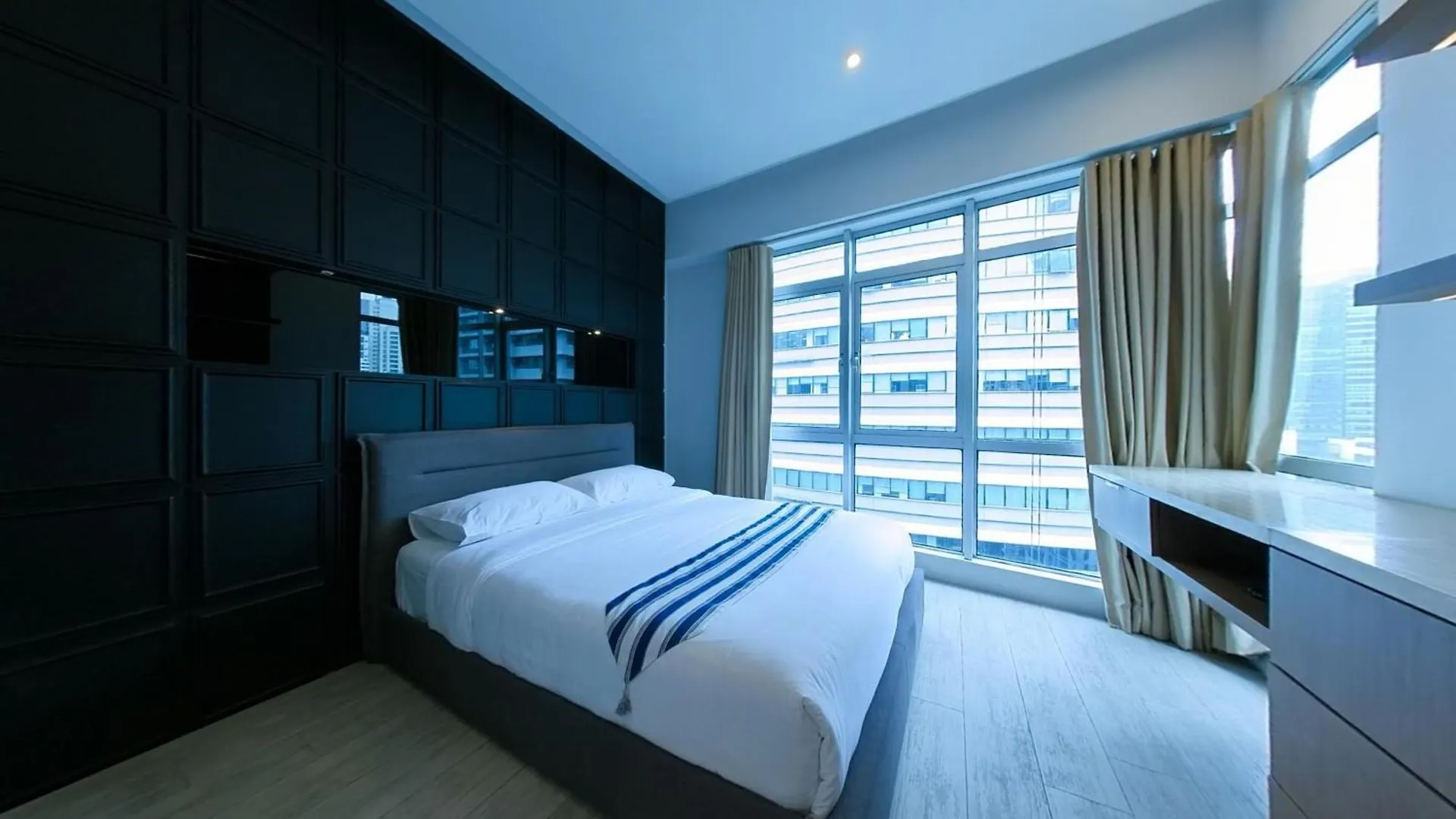 Full-Serviced Residential Apartment In Blue Sapphire, Bgc Manila Filipinas