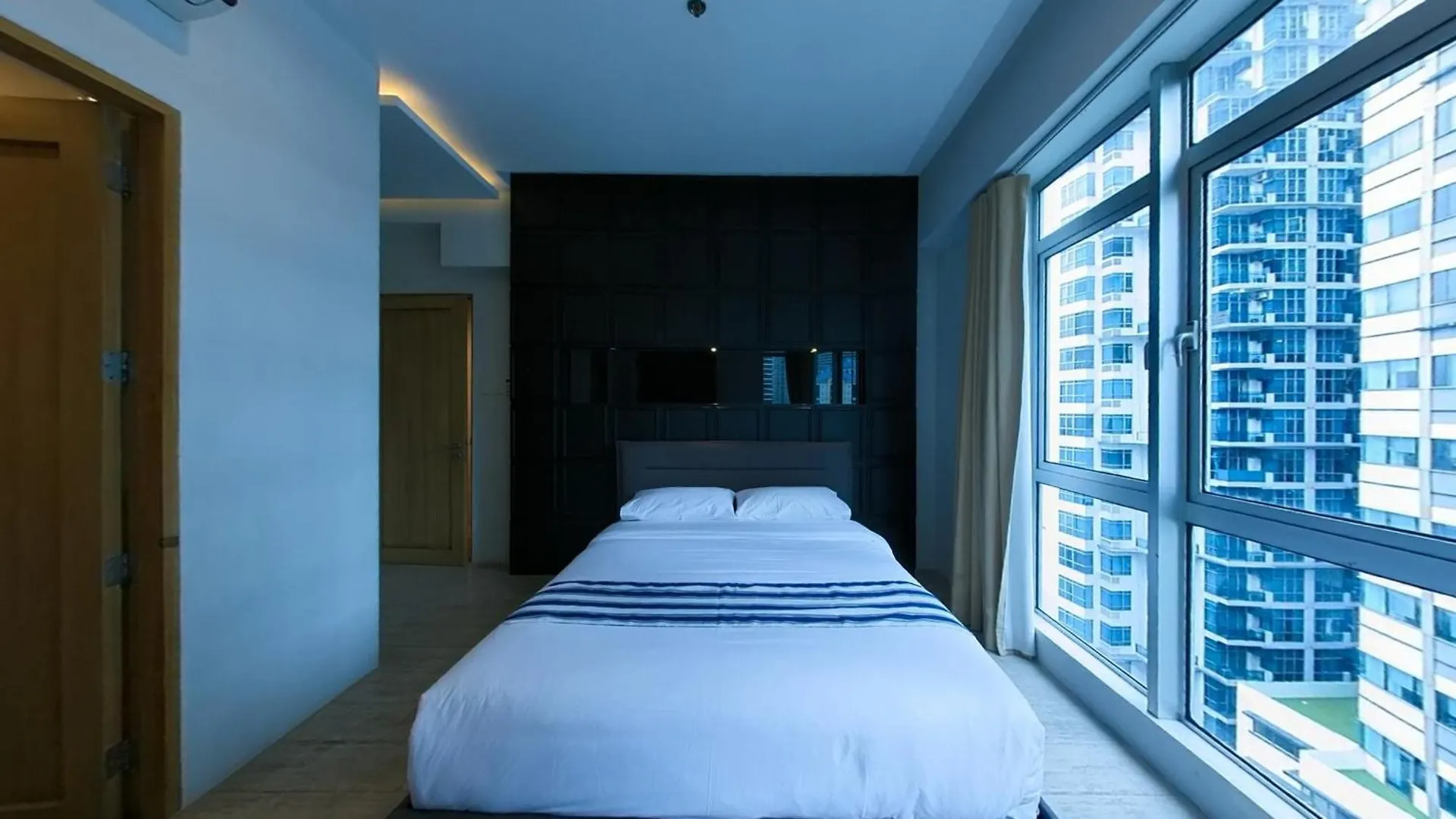 Full-Serviced Residential Apartment In Blue Sapphire, Bgc Manila Aparthotel