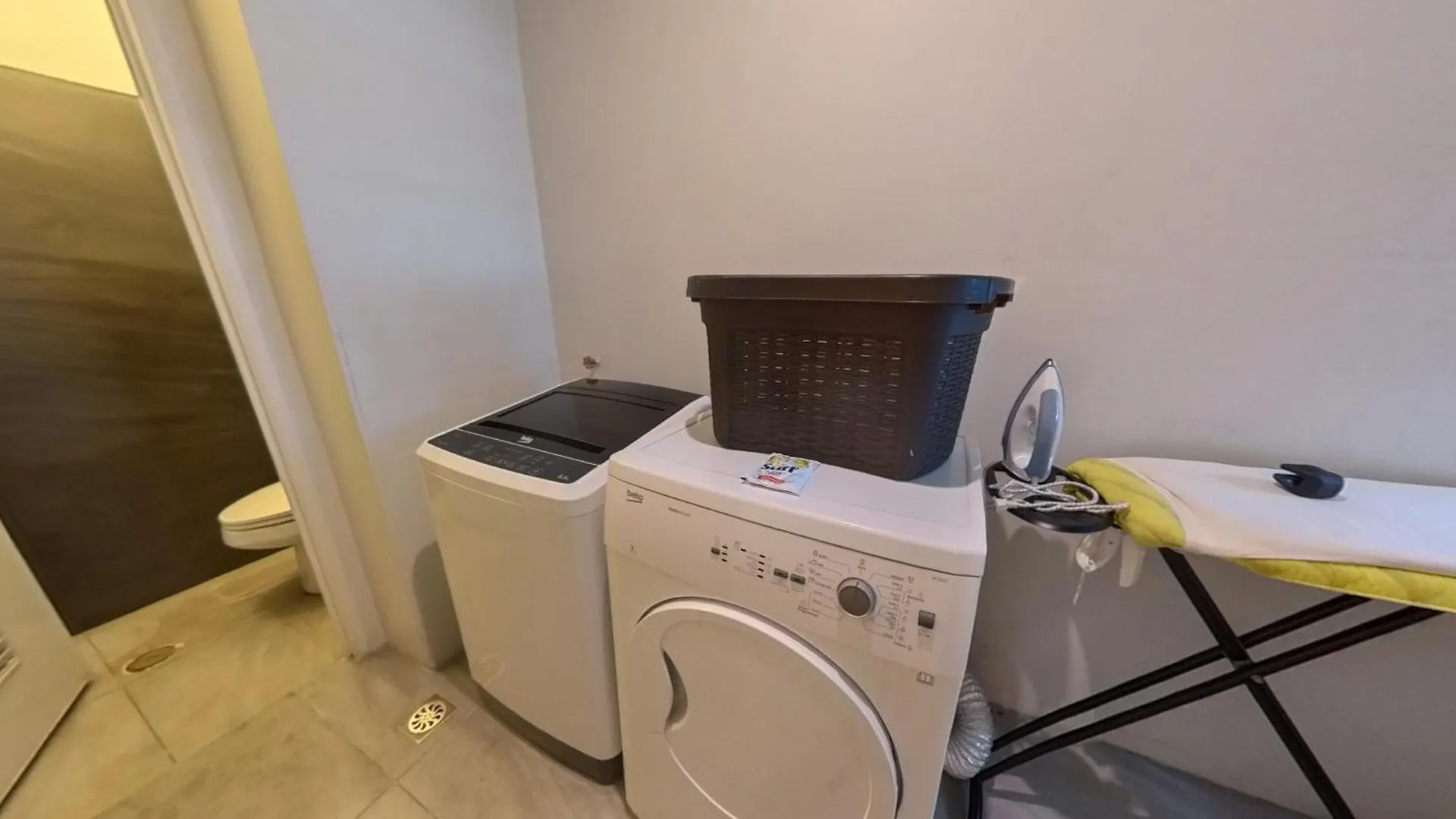 Full-Serviced Residential Apartment In Blue Sapphire, Bgc Manila